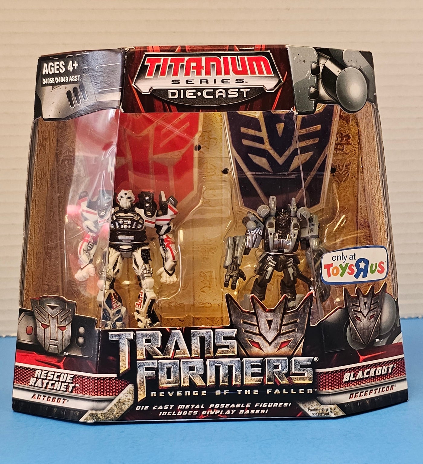 TRANSFORMERS TITANIUM SERIES REVENGE OF THE FALLEN RESCUE RATCHET & BLACKOUT