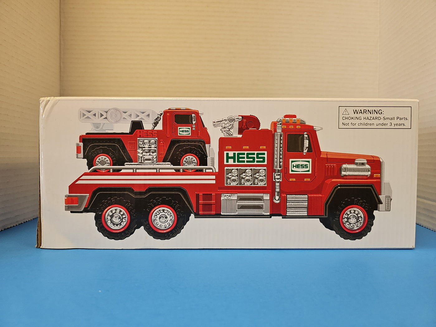 2015 HESS FIRE TRUCK AND LADDER RESCUE