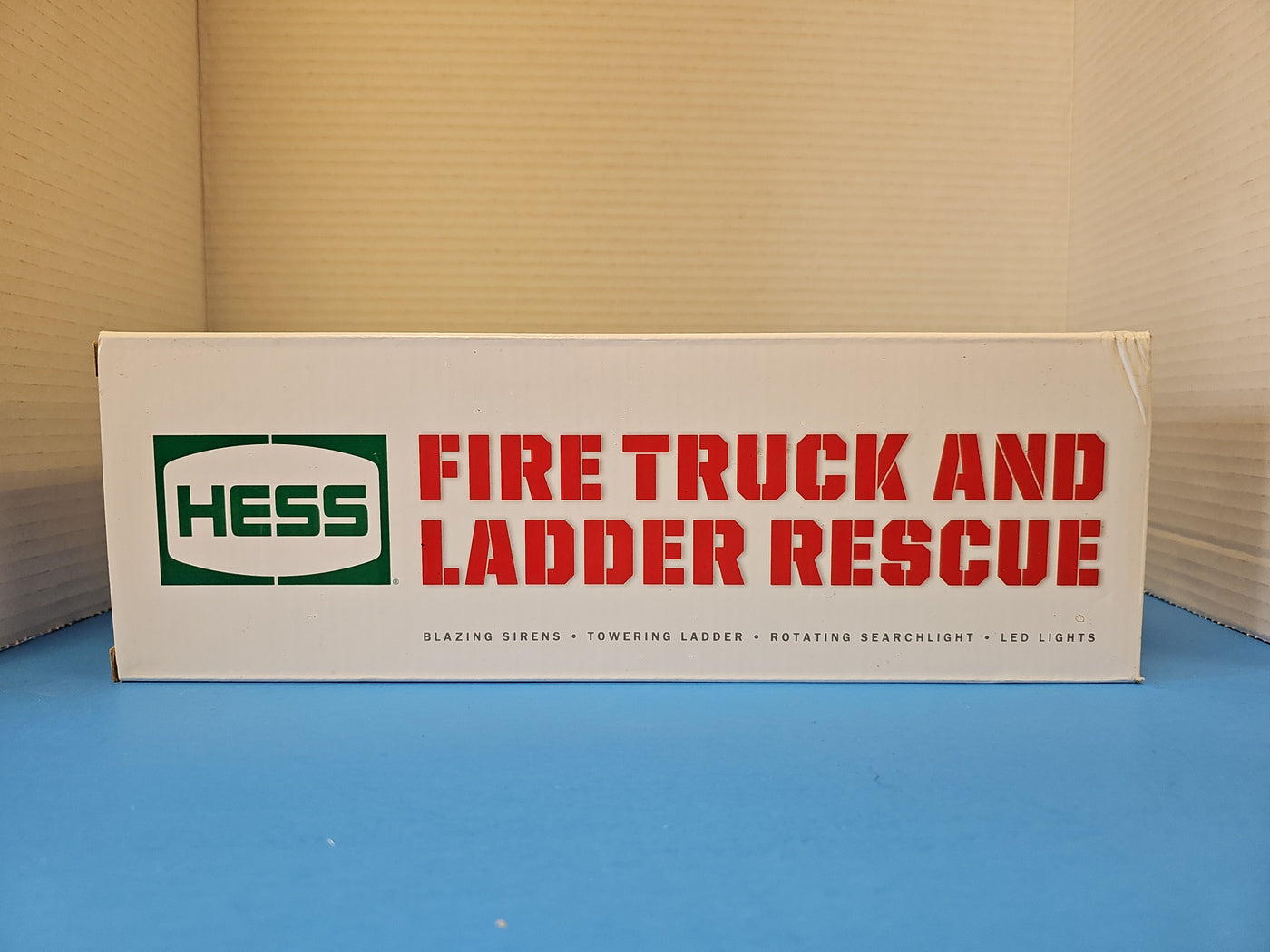 2015 HESS FIRE TRUCK AND LADDER RESCUE