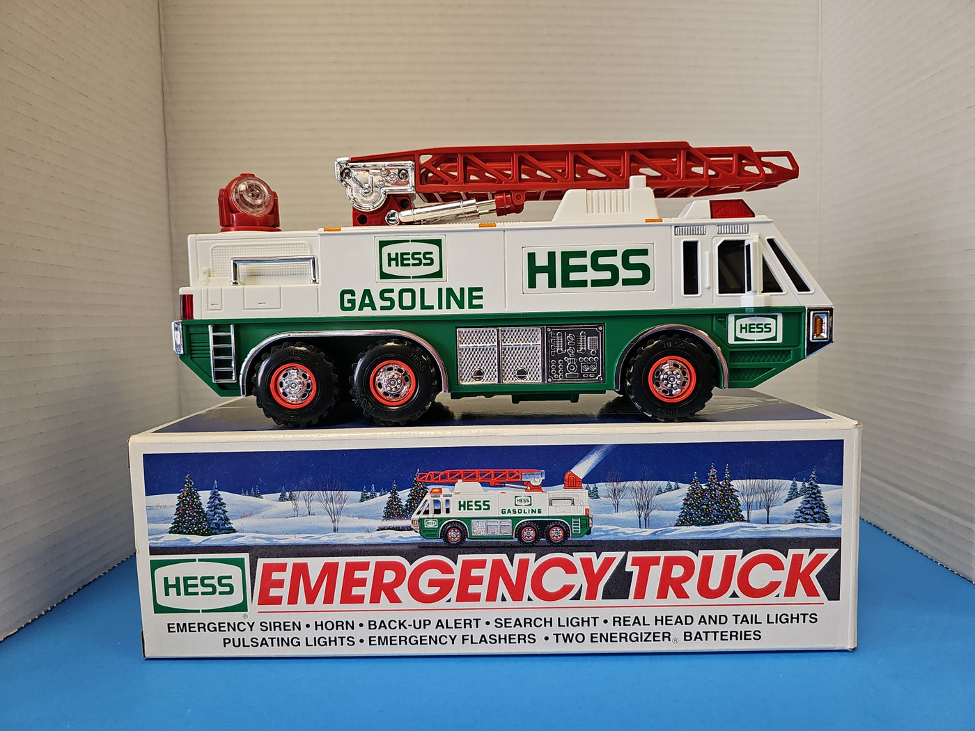 1996 HESS EMERGENCY TRUCK