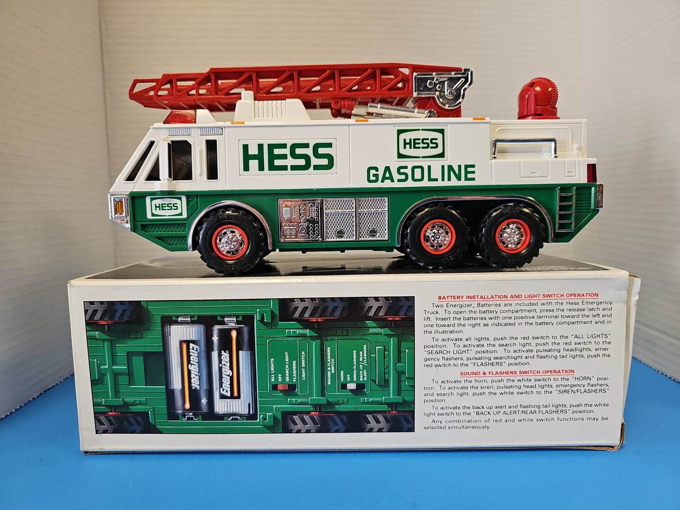 1996 HESS EMERGENCY TRUCK